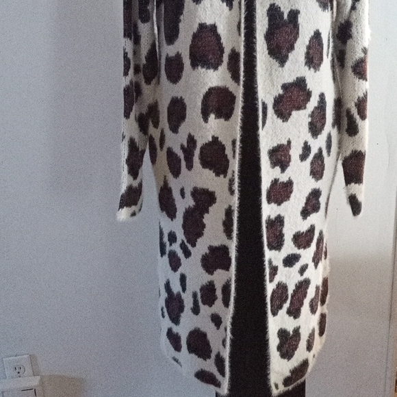 Kayla's Armoire cardigan sweater - Picture 2 of 10